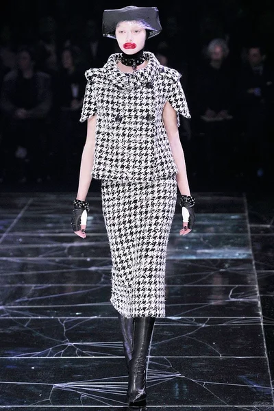 Look 4
